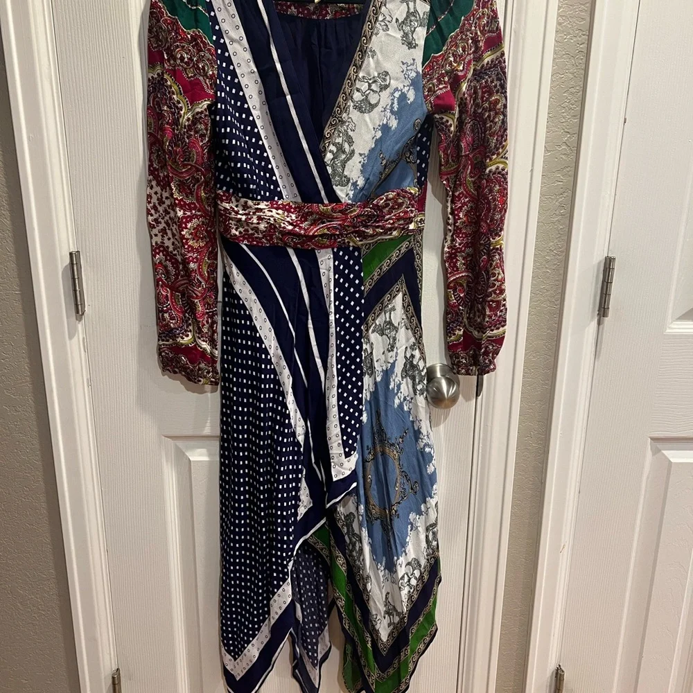 Moulinette Soeurs Long Sleeve Dress, Blue and Red Patterns zipper in the side - Picture 2 of 11